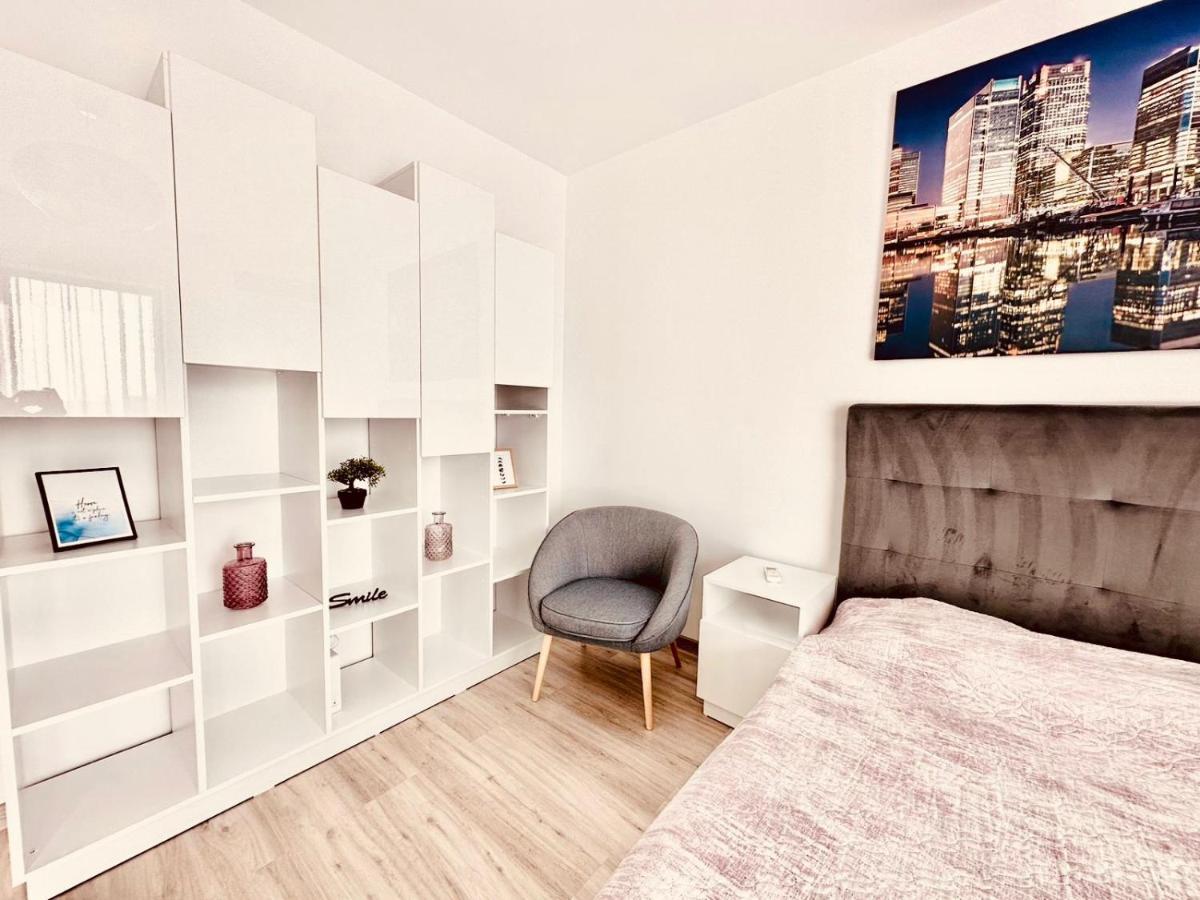At The Top Plaza Studio Bucureşti Ngoại thất bức ảnh